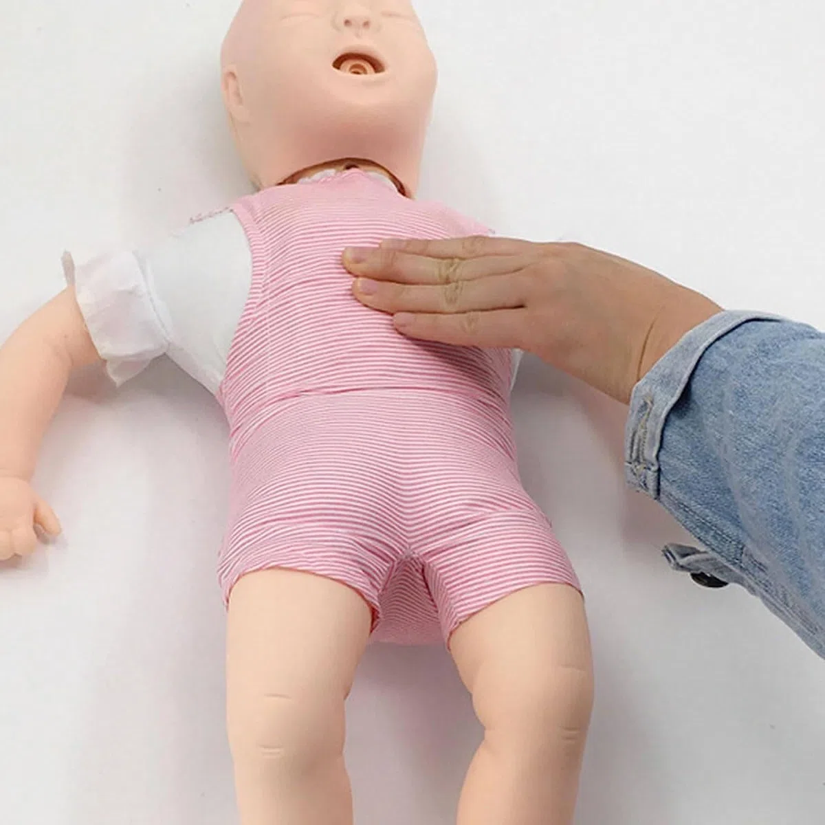 Mannequin d'entraînement professionnel pour le corps entier - Mannequin d'entraînement aux premiers secours pour enfants - Modèle pour la réanimation cardio-pulmonaire