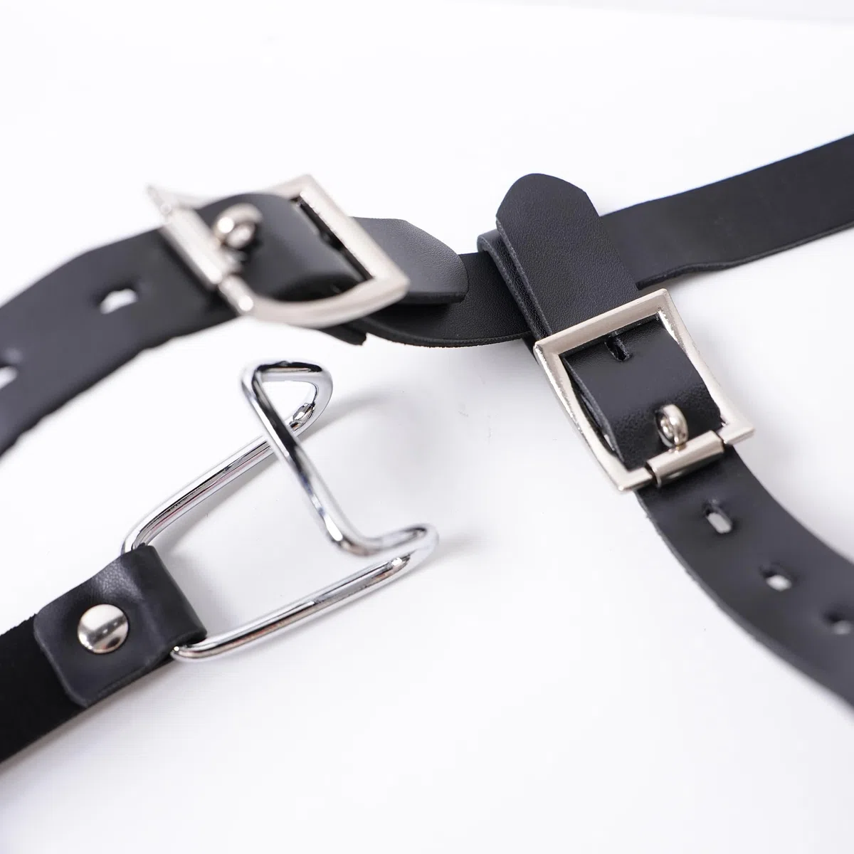 Bouche Ouverte Gag Restraint Tête en Cuir Harnais Crochet de nez avec Bouche en Métal Anneau Agrandissant Set Bondage Fétiche Bâillon en Cuir Réglable Erotique Sex Toys