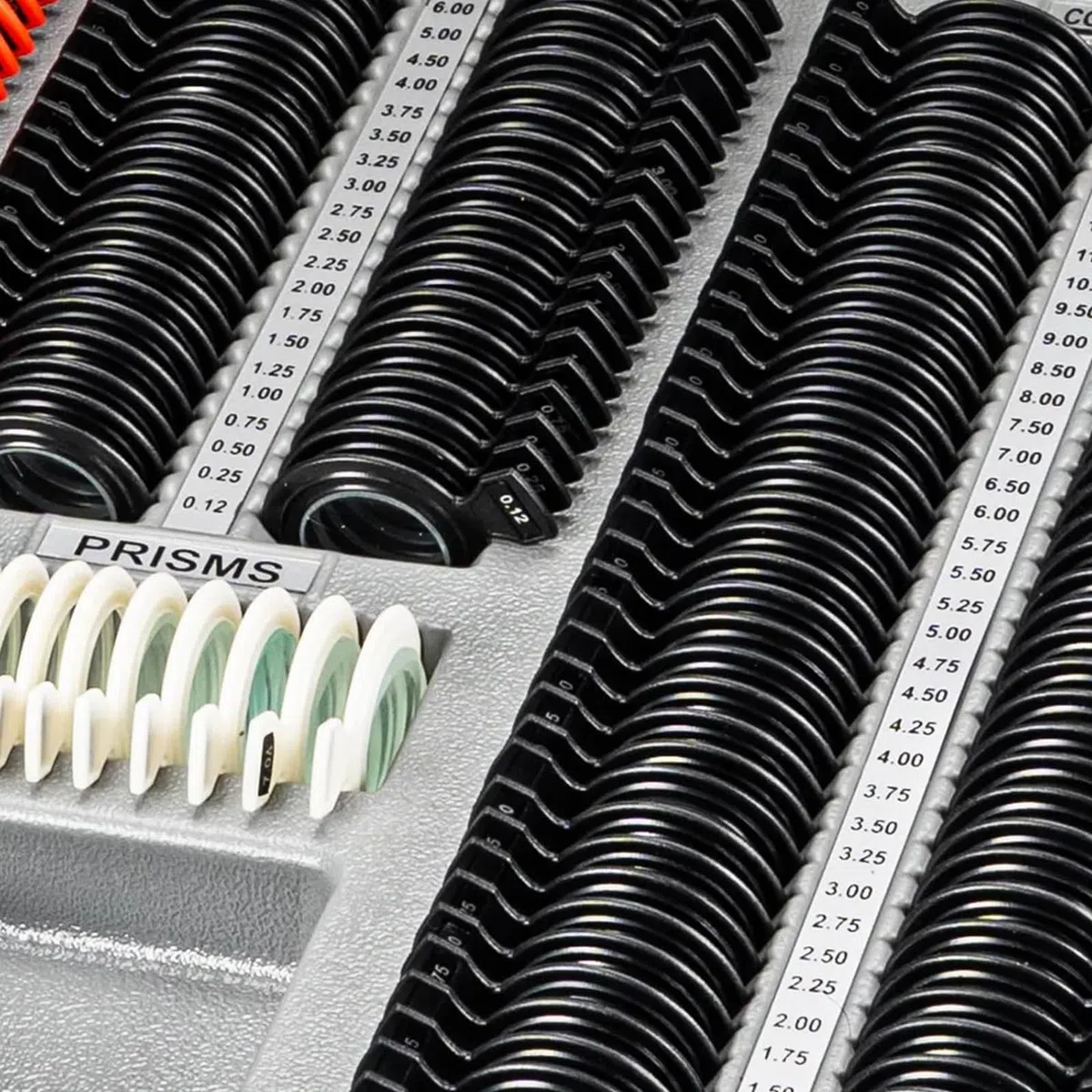 Coffret de 266 lentilles d'essai optiques en aluminium - Kit d'optométrie idéal avec accessoires gratuits pour les optométristes - Lentilles ophtalmiques à monture plastique - Monture d'essai inclus