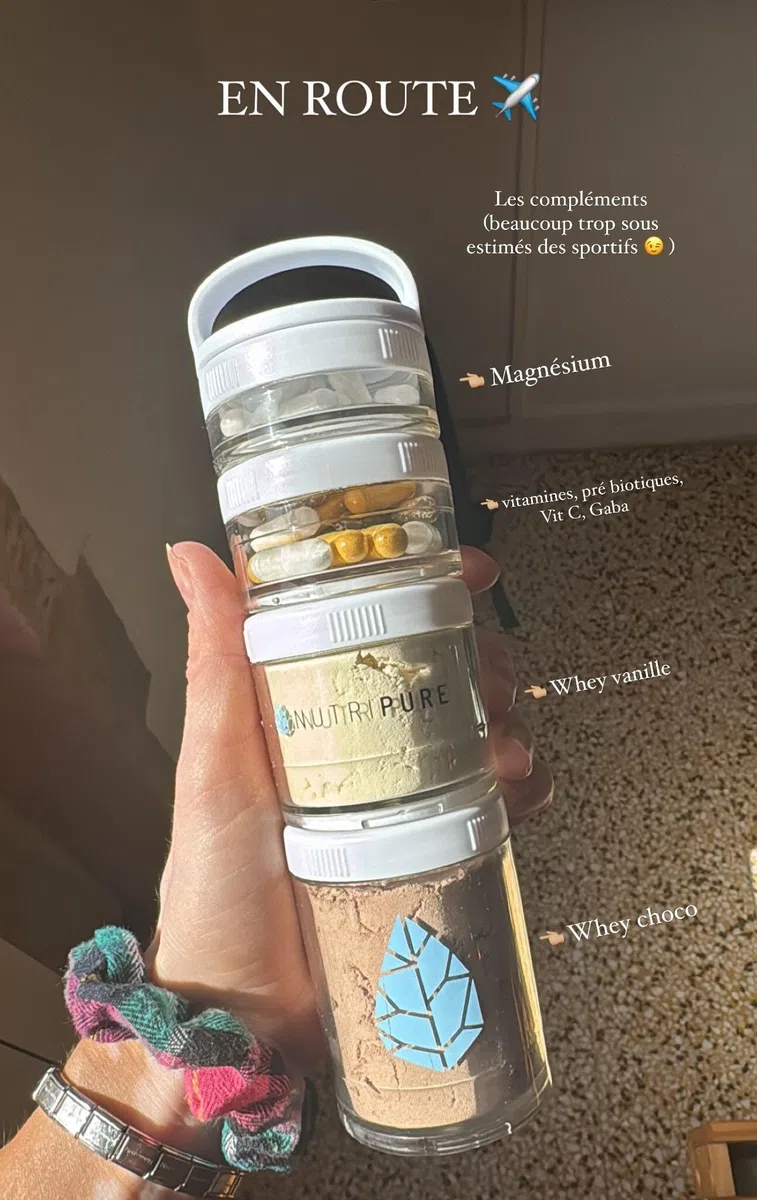 Nutripure | Pilulier Voyage Go Stak Starter 4Pak BlenderBottle | Poudres, Gélules, Collations Pré/Post Entraînement | 4 Compartiments Empilables : 40, 60, 100, 150 ml | Fabriqué en France